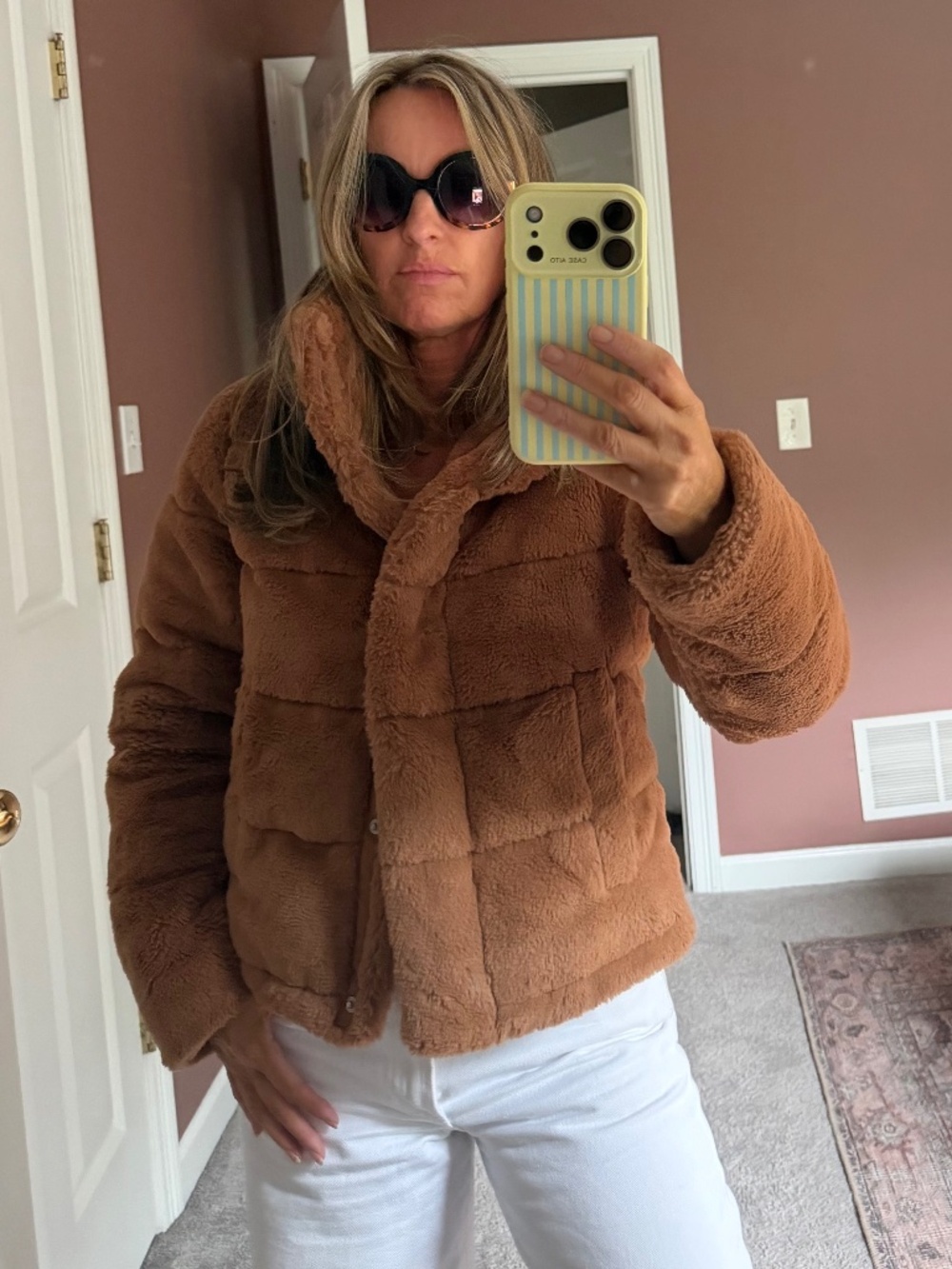 Abercrombie Tan faux fur bomber jacket XS Like New